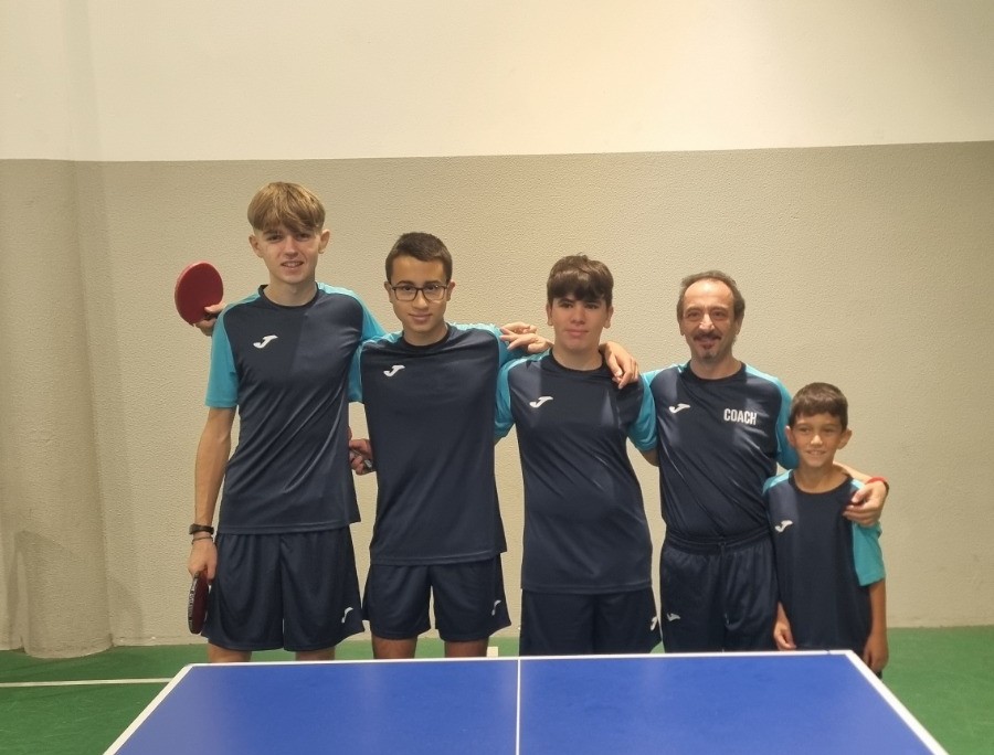 Tennistavolo Morelli seconda giornata - D3-Young. Da desta Emanuele Scirè, Andrea Riolo, Marco De Lio, Enzo Ciaccia e Danilo Lo Baido